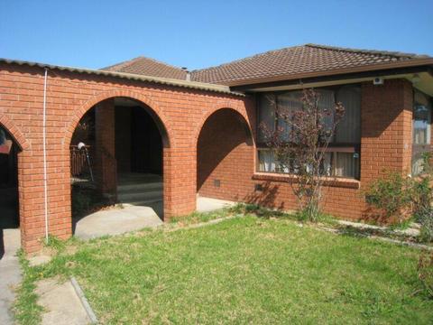 Entire Furnished 5-6 Br house for lease ready to move in Bundoora Melb