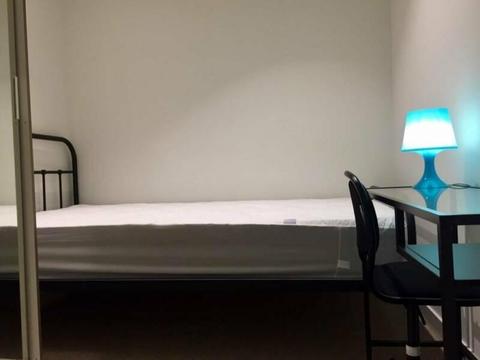Single fully furnished bedroom in Melbourne CBD, male only