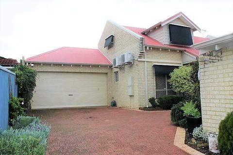 FAMILY HOME 3 x 2 IDEALLY FOR YOUNG FAMILY - BAYSWATER