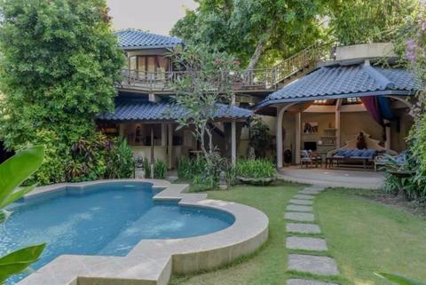 Unique villa in Seminyak, Bali for rent daily