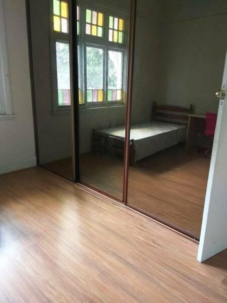 4 Minutes walk from Rockdale station-Shared/Private room-$125 inc bill