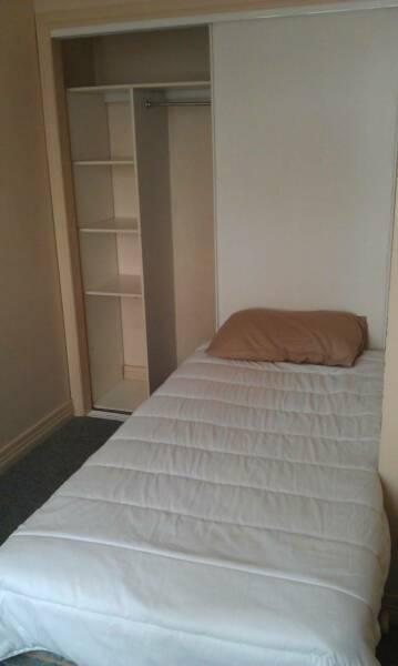 CHEAP SHARE ROOM IN THE CITY FOR A MAN