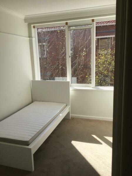 Renting room for girls sharing