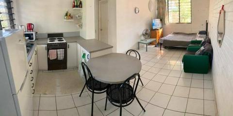 Studio Apartment Darwin City avail for 2 weeks $200 pw