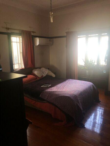 Temporary furnished main bedroom in shared house 1st Aug to 5th Oct