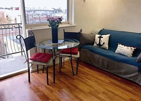 ST KILDA FULLY FURNISHED STUDIO WITH BILLS INCLUDED