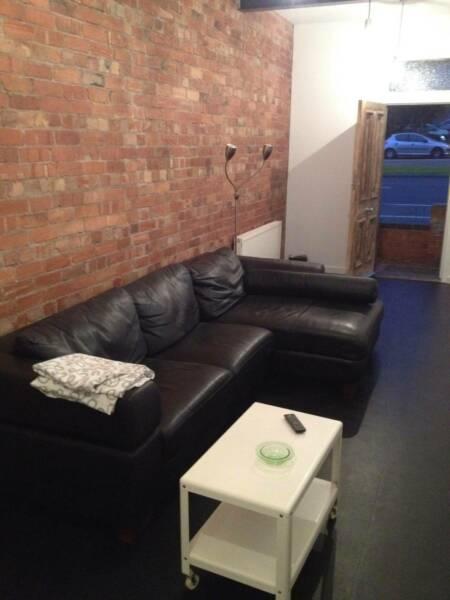 Double room in North Melbourne, furnished, ensuite avail. Aug 19