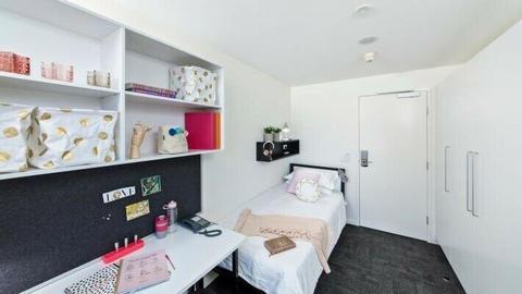 Room in 5 bedroom share at University of Canberra