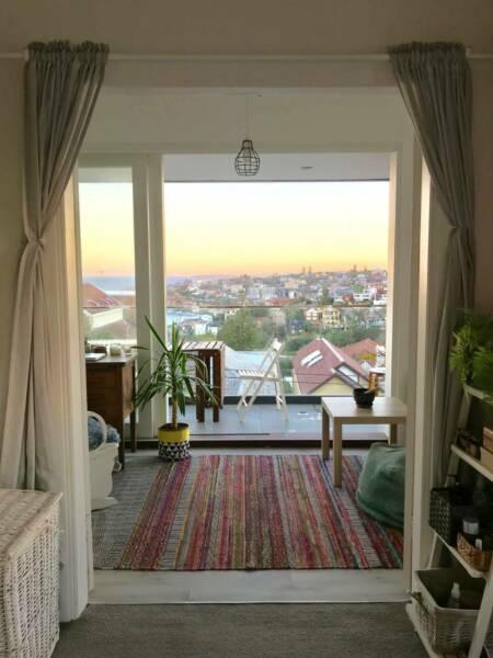 Short term Bondi room with private balcony and sunroom