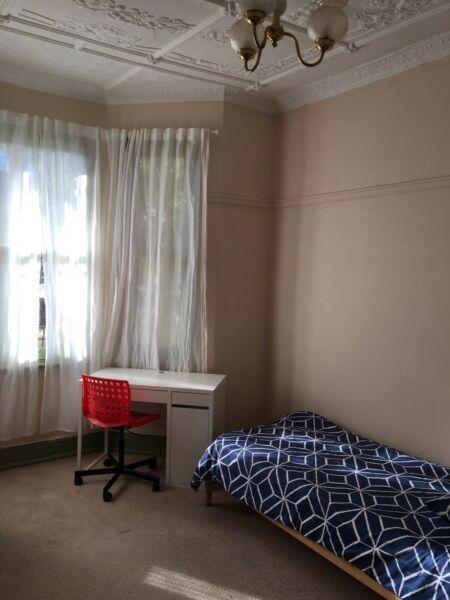 LARGE TWIN-SHARE ROOM IN NEW HOUSE 3 MIN WALK TO UNSW