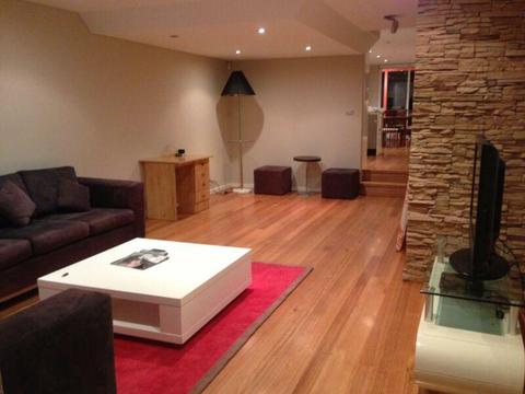 Room for one professional. Modern house&Quiet. Close to CBD