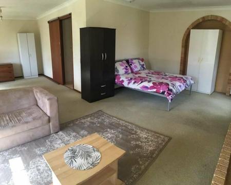 Master Bedroom with Ensuite & Double Bedroom for Rent -Near Curtin Uni