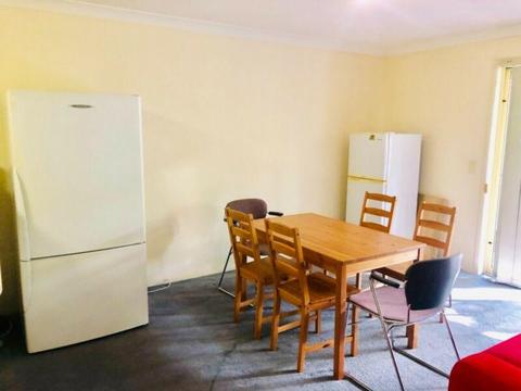 Share room for rent in Southport