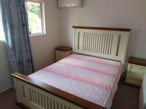 Two large rooms for rent in Carindale