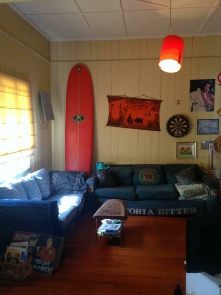 Nice Big Room in Queenslander for Rent (close to: Uq, City, Shops)