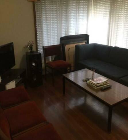 ROOM FOR RENT IN ESSENDON NEAR SHOPS AND TRANSPORT