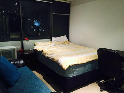 CBD/SouthernCross/Casino Master room for Couple or Two Friends