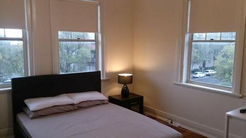 Double room for 2 persons/ couple (Foxtel/ TV inside) - St Kilda