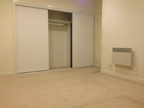 2 Rooms available only 4 minutes walk to West Footscray Train Station