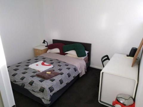 Footscray bedroom $800 month, all bills included, close to everything