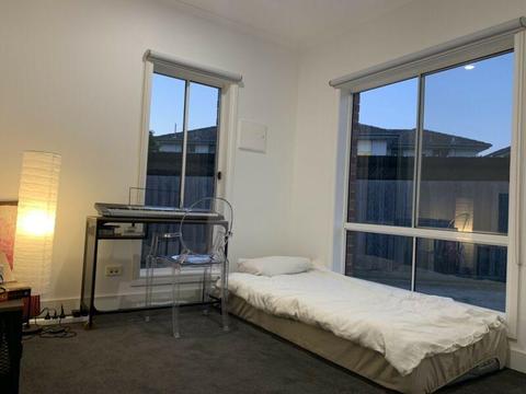 Unit near Chadstone SC, one bedroom for rent