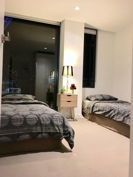 Share room available Melbourne city for 1 female
