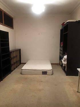 Large Room for Rent in Northcote