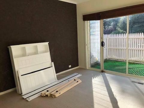 Room for Rent in Eltham (large, with ensuite and deck)