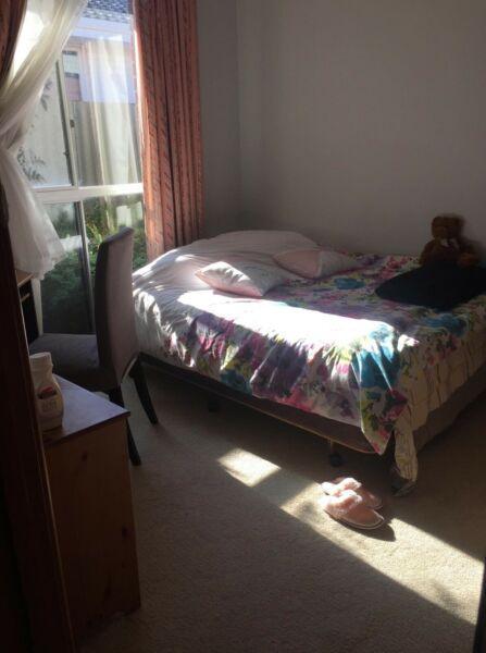 Single room to rent close to the Garden City shoping centre!