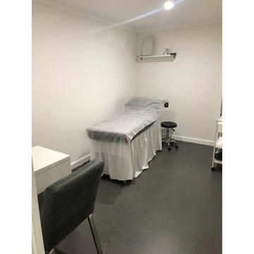 Beauty/clinic room for rent