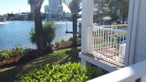 Beautiful 1 bedroom unit over looking the water