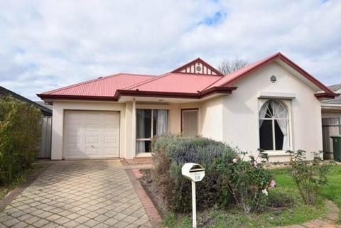 Well maintained 3 bedroom home in this sought after location!