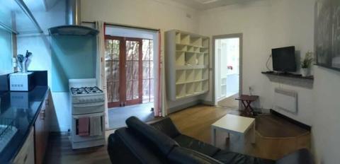 1 Bedroom Apartment - Fully furnished, Courtyard, N.Caulfield ,Mo