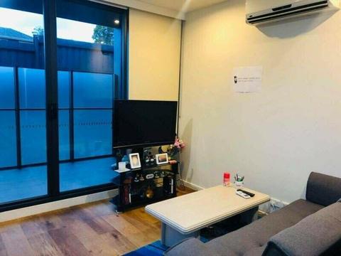 Apartment in Box Hill South 1 bed furnished Lease Transfer