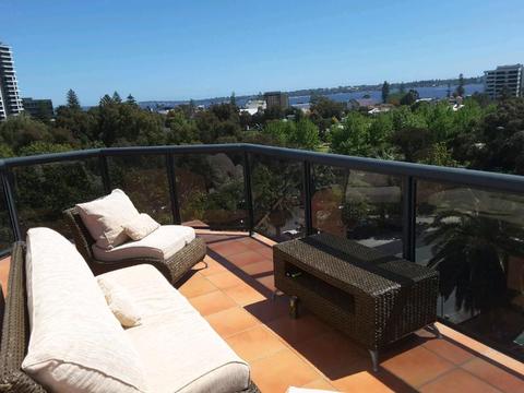 South Perth top floor 1 bedroom unit with awesome views for rent