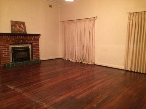 Redcliffe 3x1 House For Rent