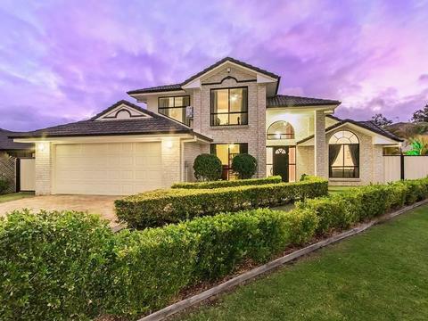 Executive Home, Dual Living, 5 Bed, 3 Bath, Pool, Oxenford Gold Coast