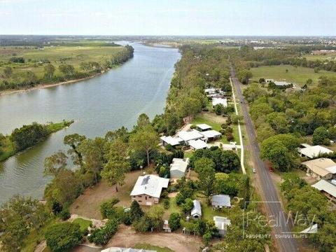 Stunning River Front Lifestyle Home with Bed & Breakfast !