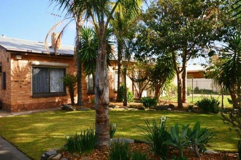 ELIZABETH VALE - GREAT INVESTMENT OR FAMILY HOUSE