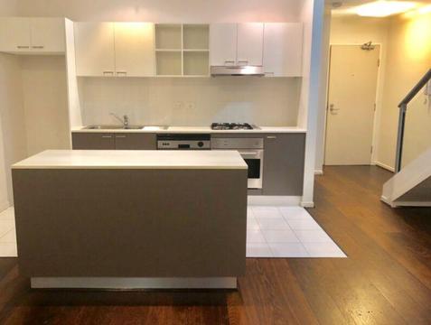 VERY BIG APARTMENT FOR FEMALE ONLY!! In city