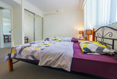 TWIN ROOM FOR GIRLS - NEAR UTS / USYD - $250 PW