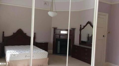 EASTWOOD GREAT LOCATION - Master/double bedrooms for couple or single