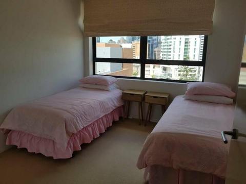 share bedroom for female/male in Spring hill/Brisbane city