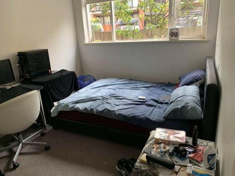 PRIVATE ROOM AVAILABLE IN ST KILDA EAST, NEAR THE BEACH