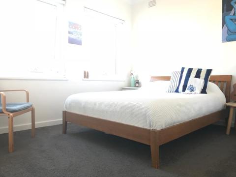 2 BR Entire Apartment - Steps from Sand - XMAS/New Year's Eve in SYD