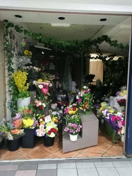 CBD 1large attractive flower cafe shop for sale