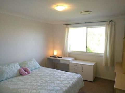 Nice Queen Room in a Modern Home Epping, all bills incl