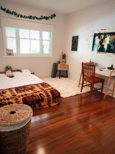 Room for rent in the heart of Coolangatta!!