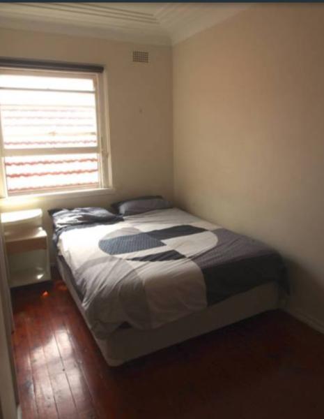 Furnished double bedroom with private Ensuite in Bondi