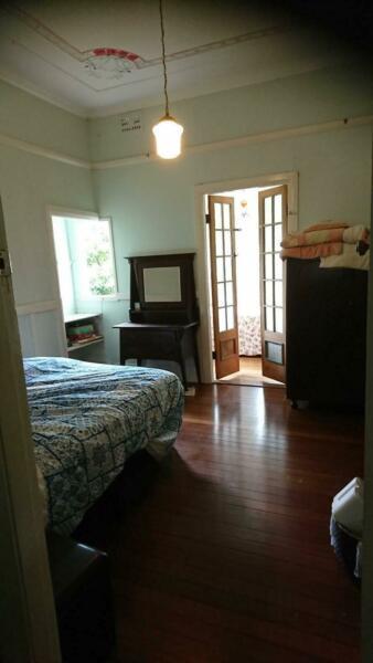 Beautiful large room in quiet sharehouse Girards Hill